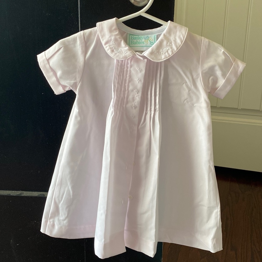 Bailey Babies NB gown. EUC
